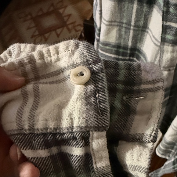 American Eagle Outfitters Green and White Flannel Shirt - Picture 4 of 4